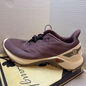 Salomon Supercross Blast trail running shoes in a purple/mauve colorway. Sz 8.5